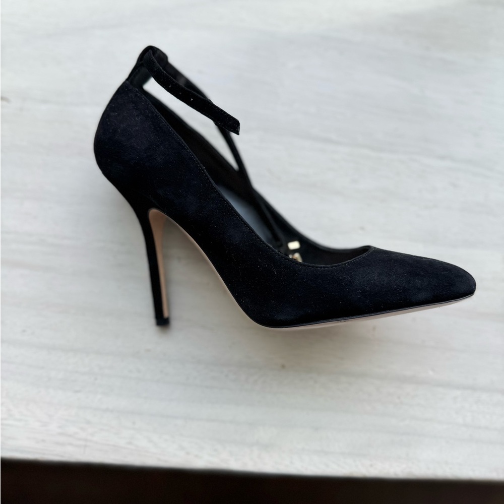 Tamara Mellon Black Suede Heels - Size 6 - Rare find